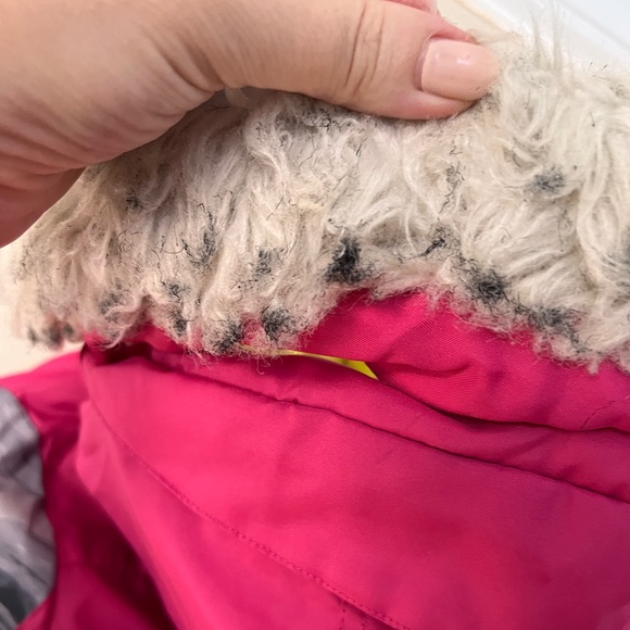 Pink snowboarding coat for small girl size 7/8 - Picture 3 of 8